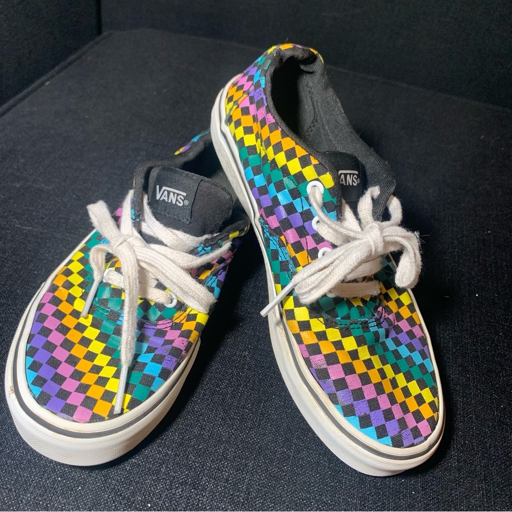 Vans Youth Missy Size 2.5 Old Skool Rainbow Checkers Skateboard Shoes